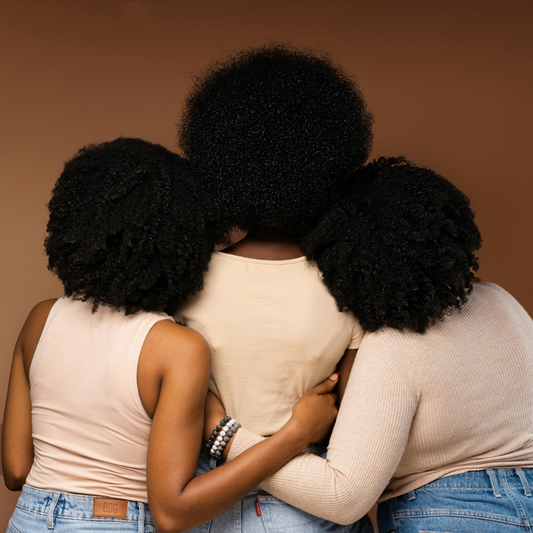 UNE FAMILLE, PLUSIEURS TEXTURES : PEUT-ON PARTAGER LES MÊME SOINS CAPILLAIRES NANÉ HAIR?